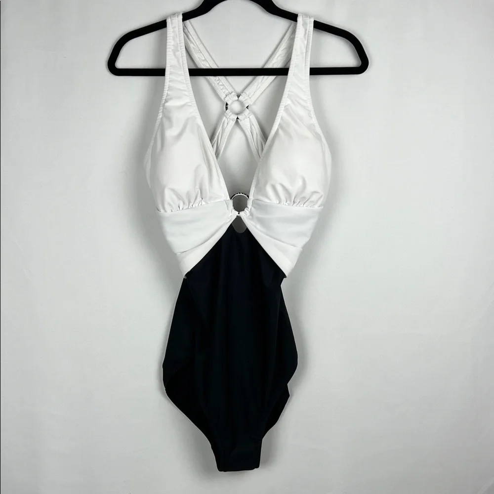 NWOT Venus Black and White Swimsuit‎